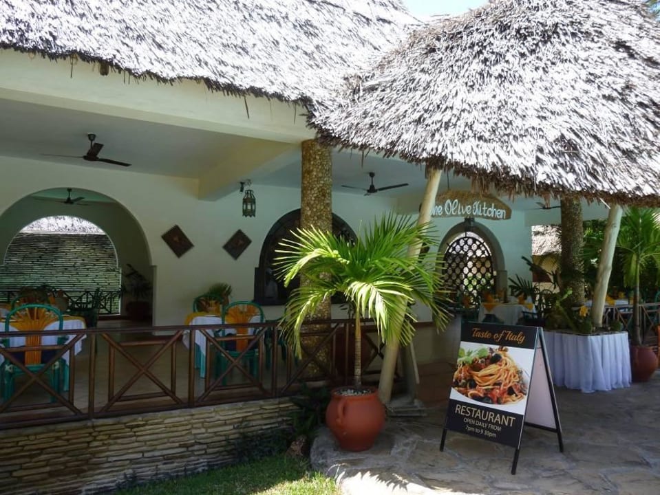 Hier gibts Pizza und Pasta Neptune Paradise Beach Resort & Spa