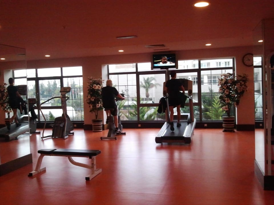 Fitnessraum Limak Lara Deluxe Hotel & Resort