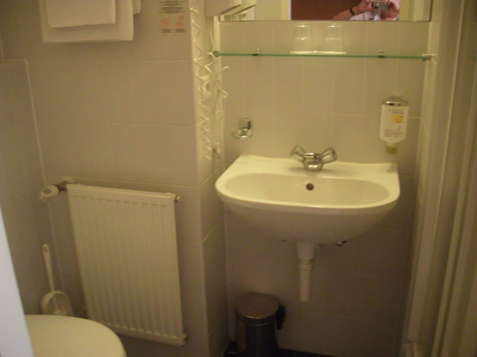 Bad Zimmer 417 Hotel Europahaus Wien