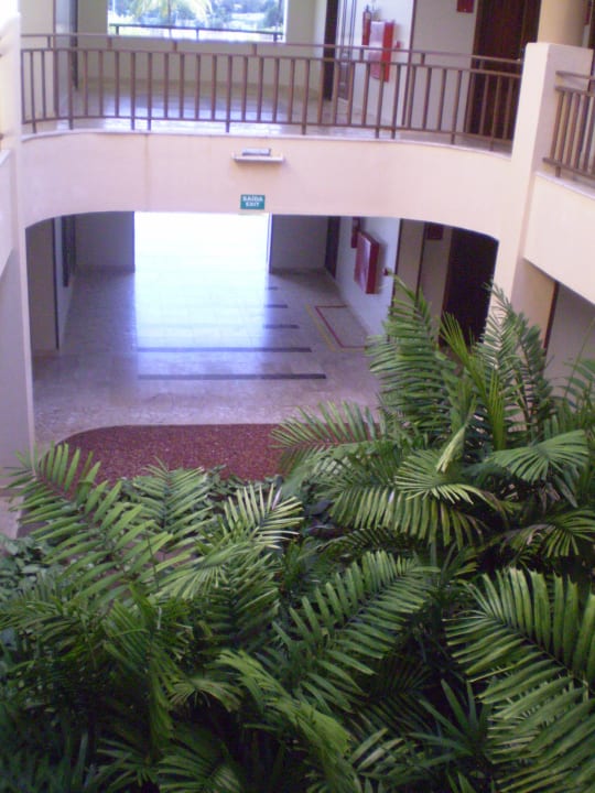 Jardín interno Grand Palladium Imbassai Resort & Spa