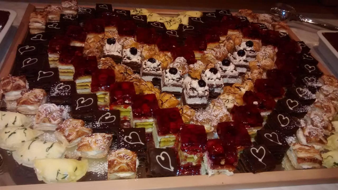 Dessert buffer platte am Valentinstag Hotel Edelweiss