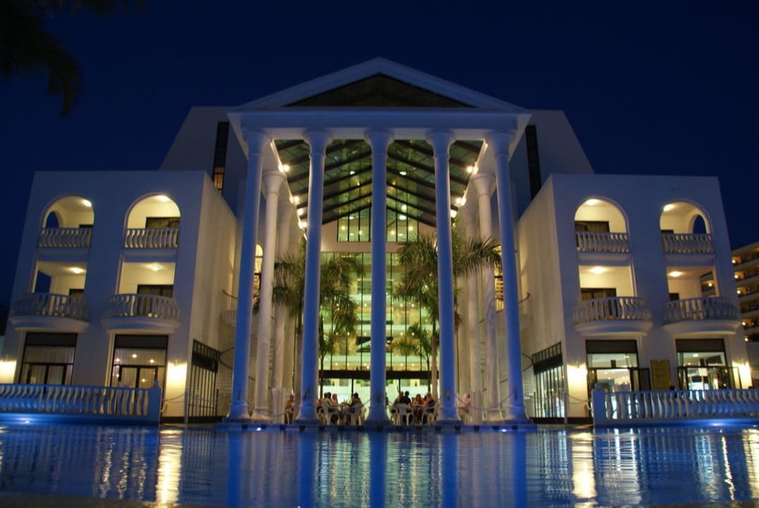 Blick auf die Rückseite des Hotels Guayarmina Princess