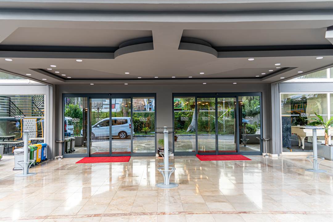 Außenansicht Senza Sunset Beach Hotel