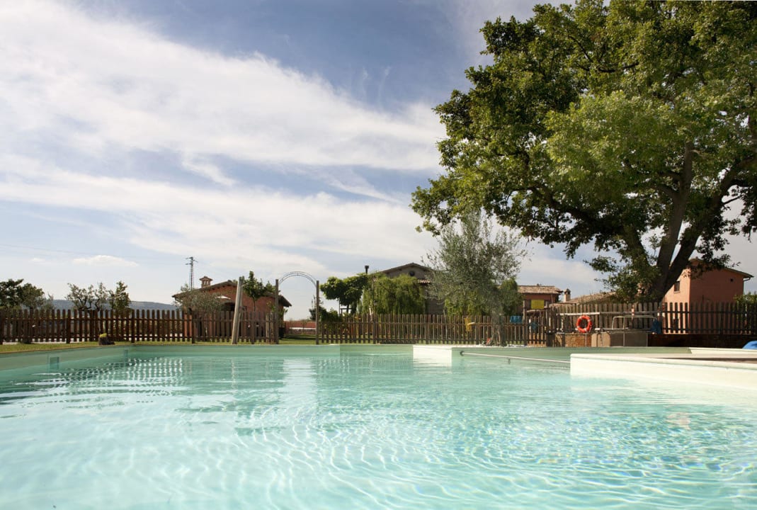 La nostra piscina di acqua salata Agriturismo Il Giardino degli Elfi