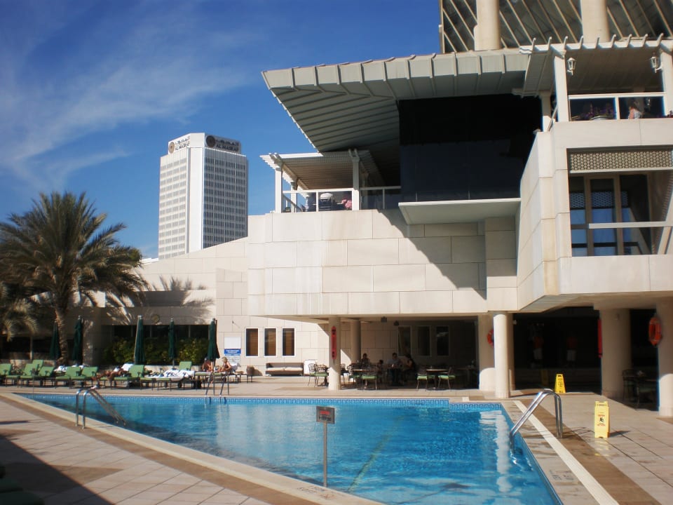 Die Poolanlage Sheraton Dubai Creek Hotel & Towers