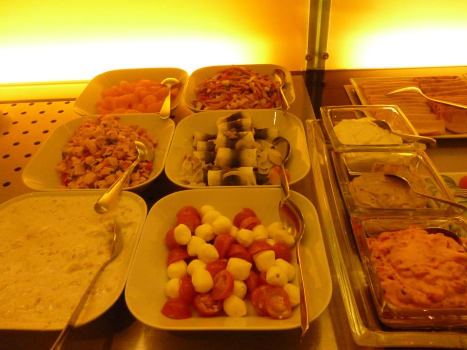 Teil vom Frühstücksbuffet Ramada by Wyndham Essen