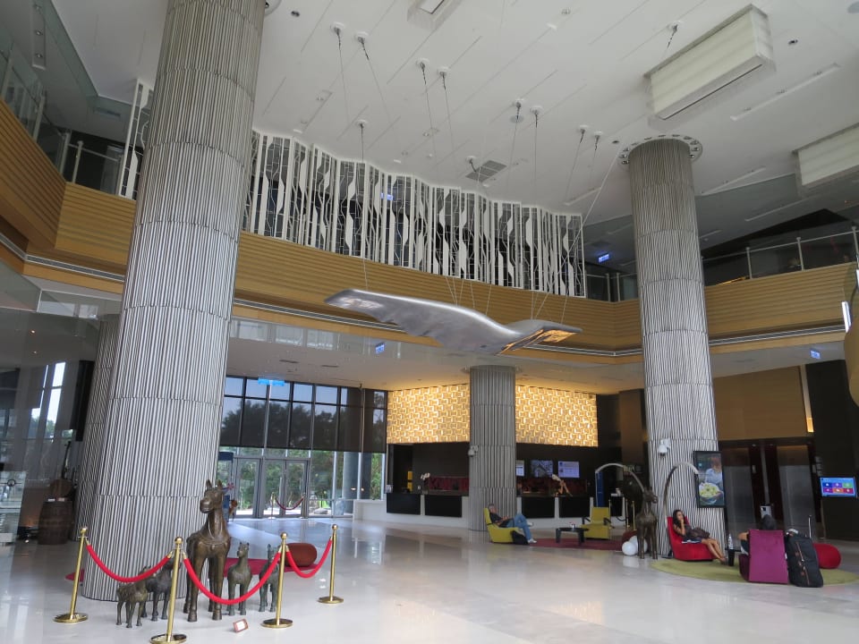 Hotel Lobby Novotel Taipei Taoyuan International Airport