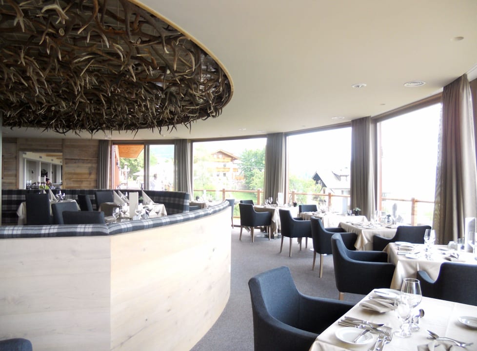 Restaurantbereich Hotel Chalet Mirabell