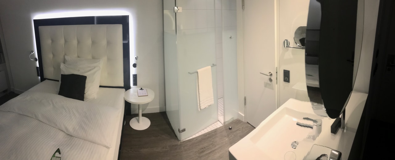 Zimmer INNSiDE by Meliá Düsseldorf Hafen