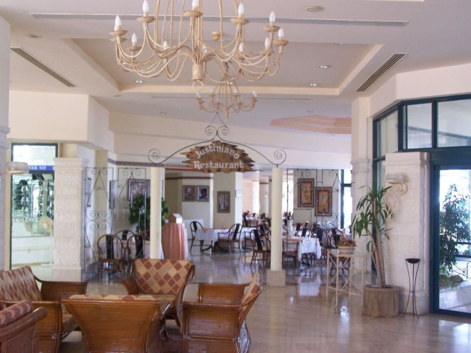 In der Lobby Aska Hotel Just in Beach