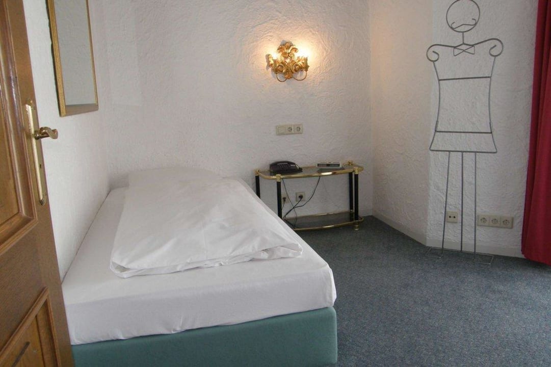 Schlafraum im EZ 322 CONTEL Hotel Koblenz