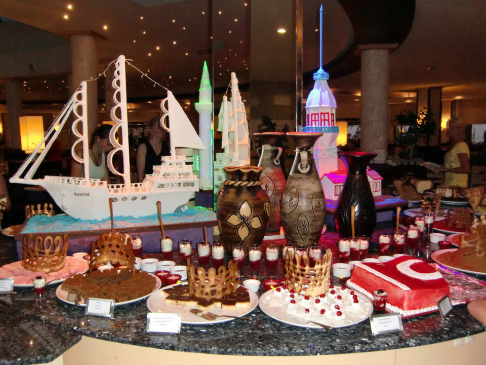 Süßspeisen am Abendbüffet TUI BLUE Palm Garden