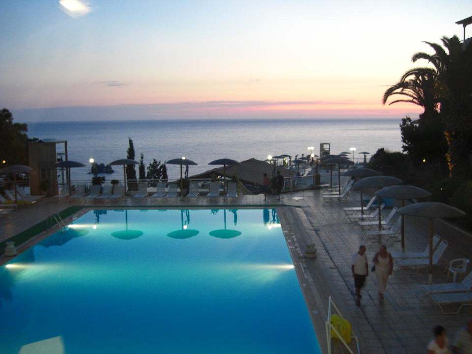 Poolanlage Hotel Ambiente Palace