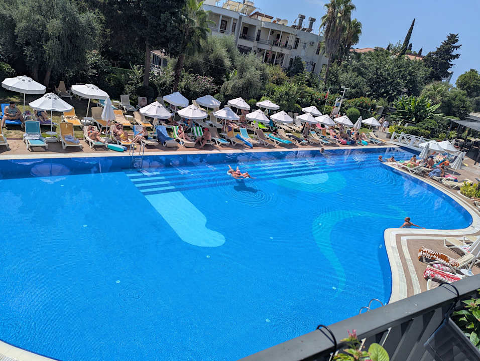 Pool The Raga Side - Â La Carte Dining +16