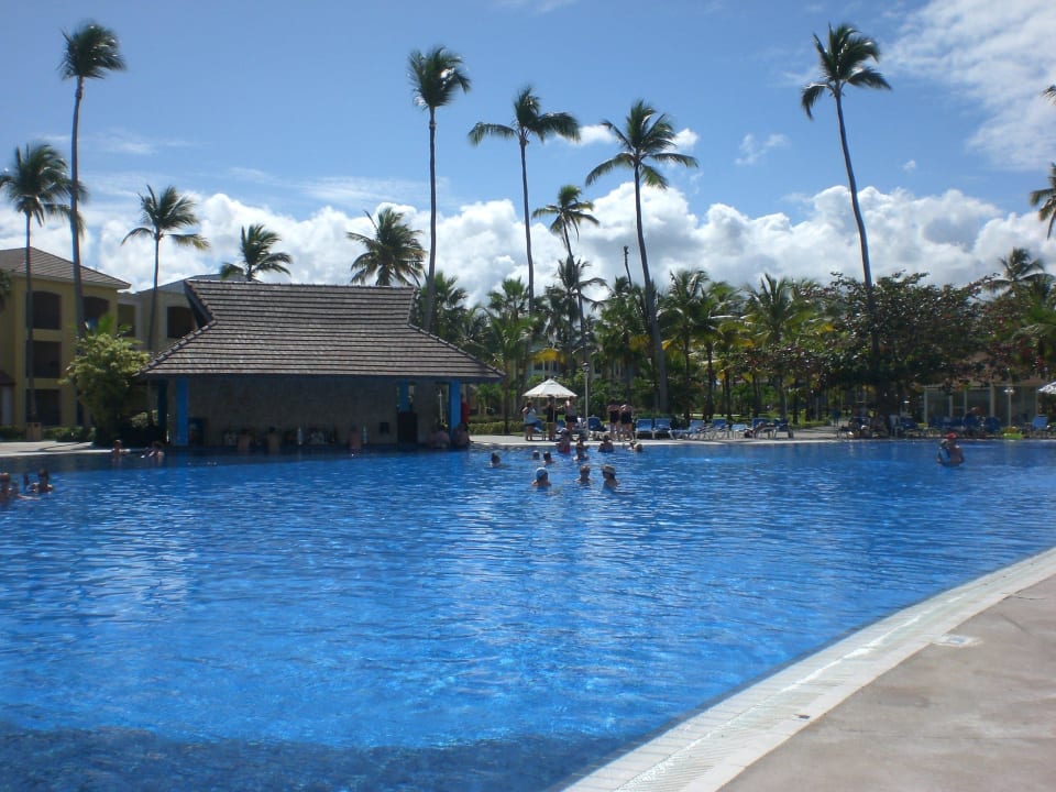 Zweiter Pool mit Swim-up-Bar Ocean Blue & Sand