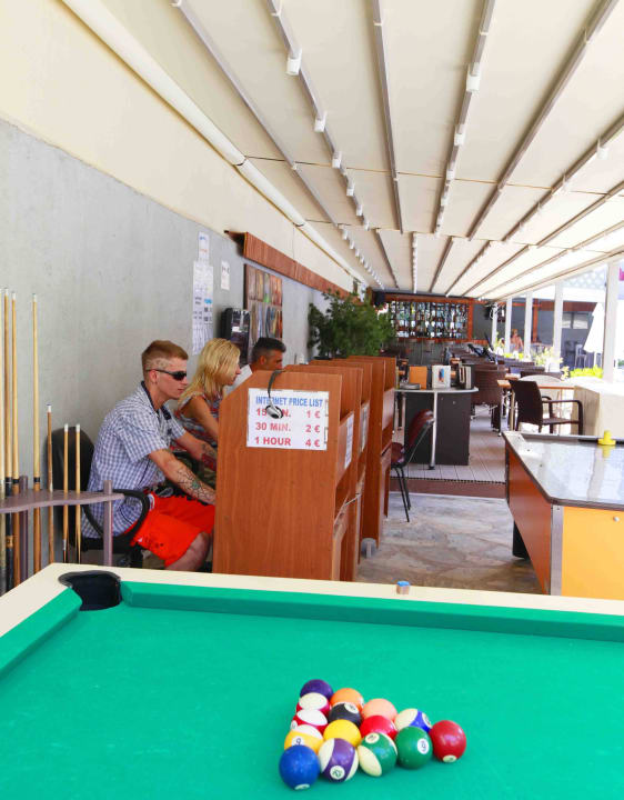 Game & Internet Cafe Sun City Apartments