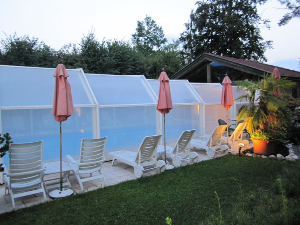 Pool am Abend - nicht mehr nutzbar! Hotel Garni Buchenhof