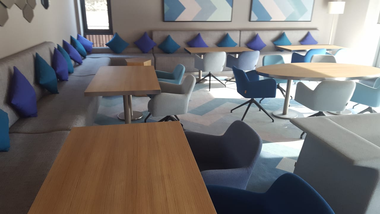 Lobby Hampton by Hilton Istanbul Zeytinburnu