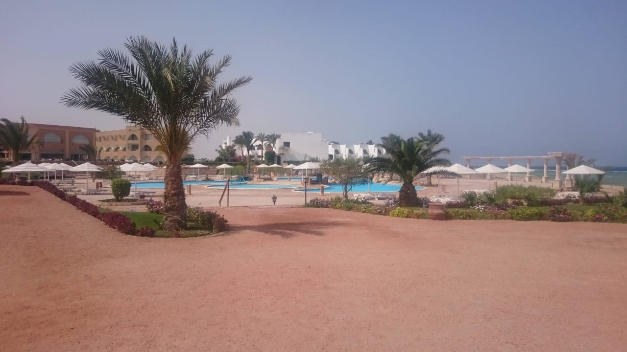 Weg zum Pool Three Corners Equinox Beach Resort