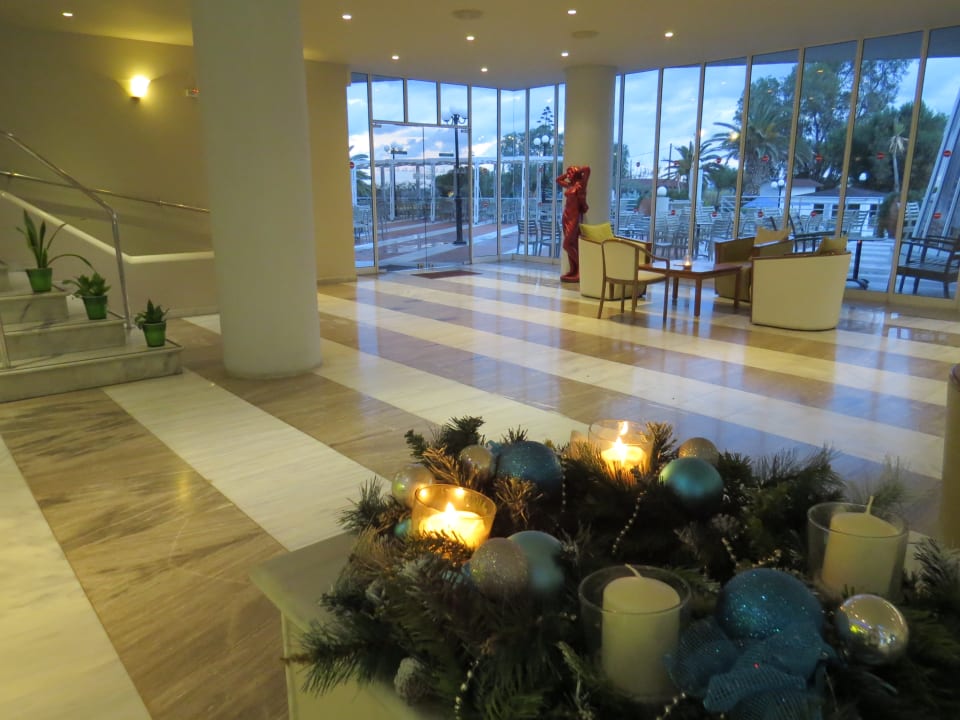 Lobby Santa Marina Beach