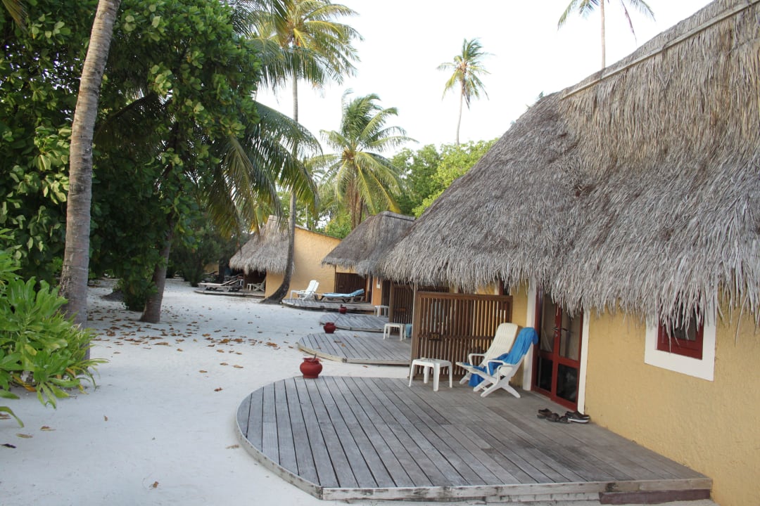 Schöne Beachbungalows Kuredu Island Resort & Spa