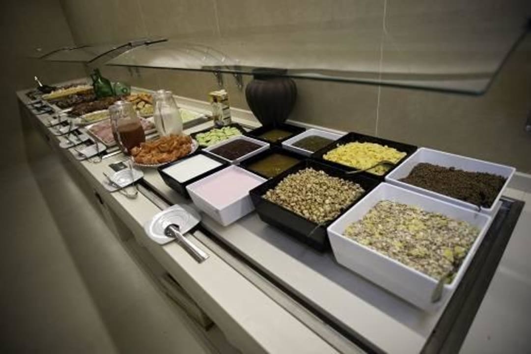 Buffet amplio y variado Diamant Hotel & Aparthotel