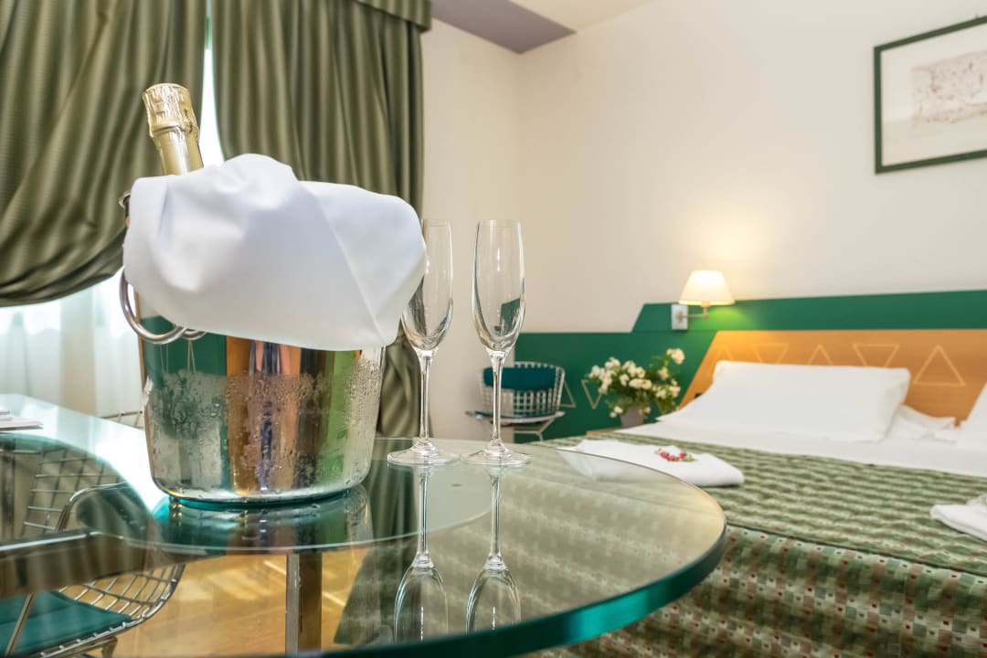 Zimmer West Point Airport Hotel