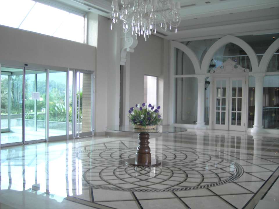 Lobby und Eingang im neuen Kilikya Kilikya Palace Göynük