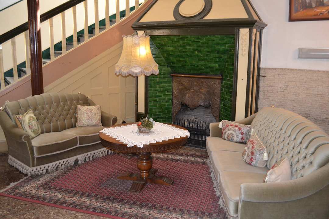 Sitzbereich in der Lobby Hotel Weißer Hirsch