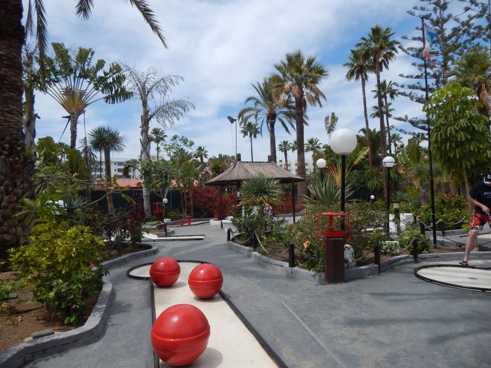 Minigolf im Miraflor Suites (gleich nebenan)  HL Miraflor Suites Hotel