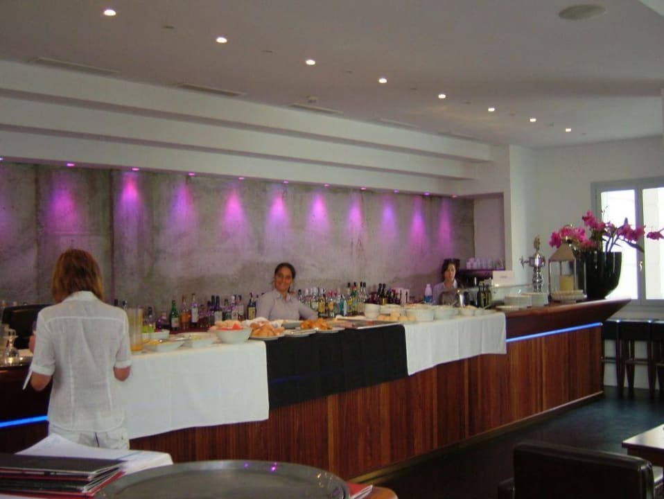 Morgens Frühstücksbuffet - Mittag und Abend - Bar M HOUSE Hotel