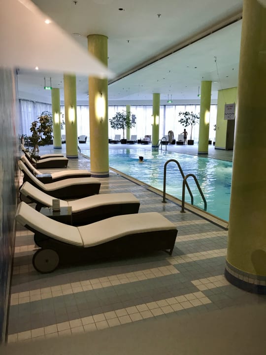 Pool Hilton Munich Airport