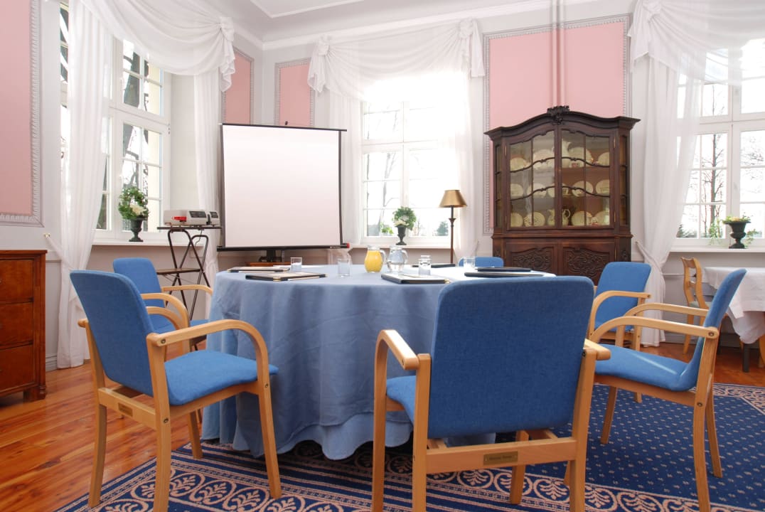 Salon różowy Pałac Łomnica - Schloss Lomnitz