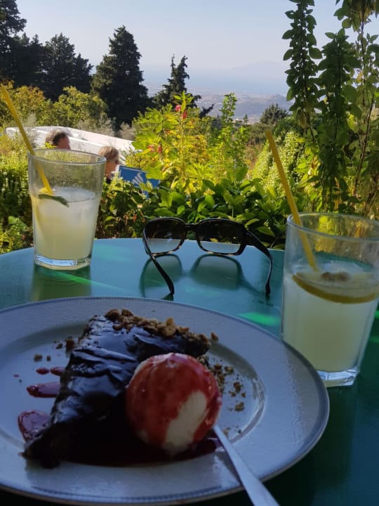 Gastro Canvas by Mitsis Family Village