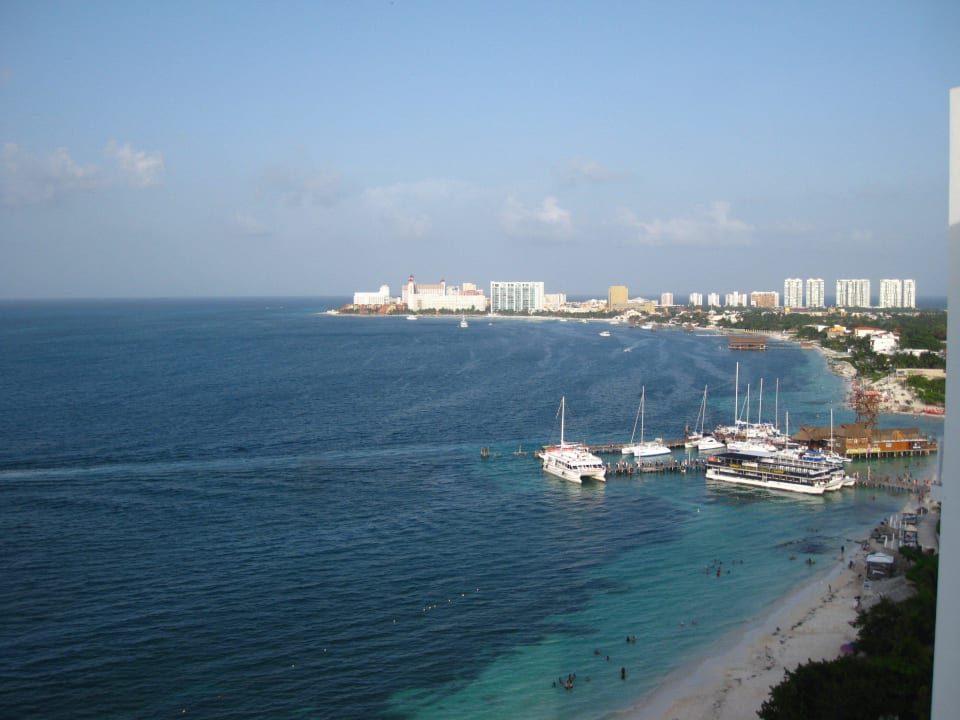 Ausblick nach rechts vom Balkon Hotel Riu Palace Peninsula