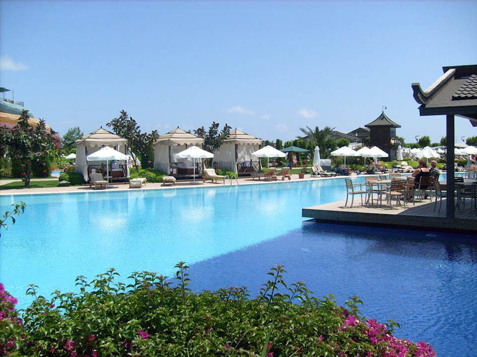 Buitenzwembad Limak Lara Deluxe Hotel & Resort