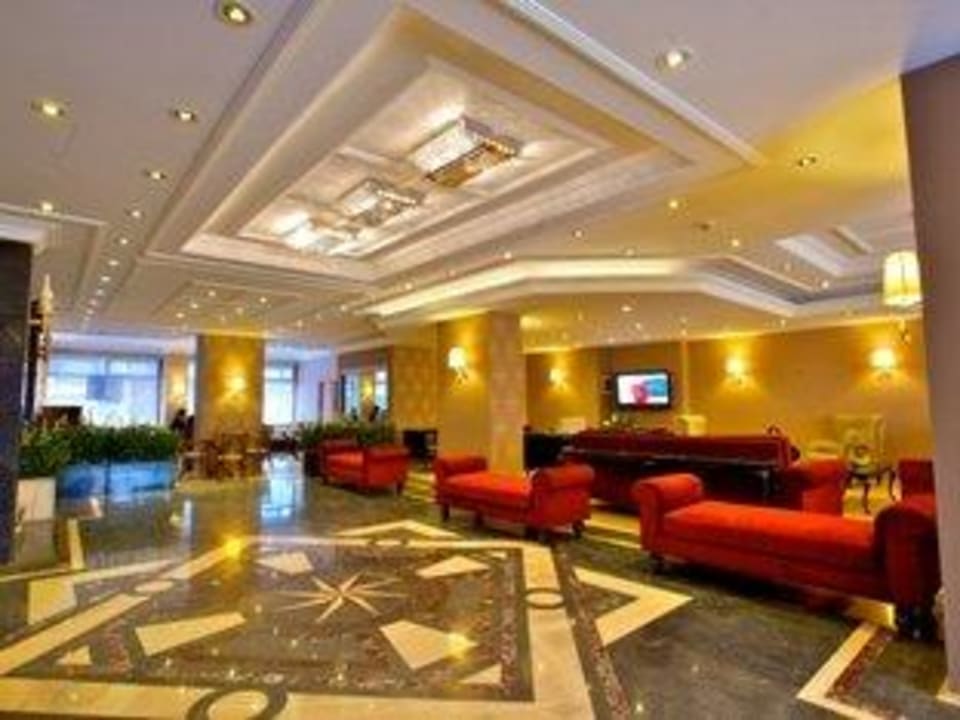 Lobby Bar Hotel Grand Emin