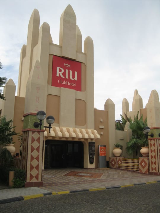 Eingang Hotel Riu Funana