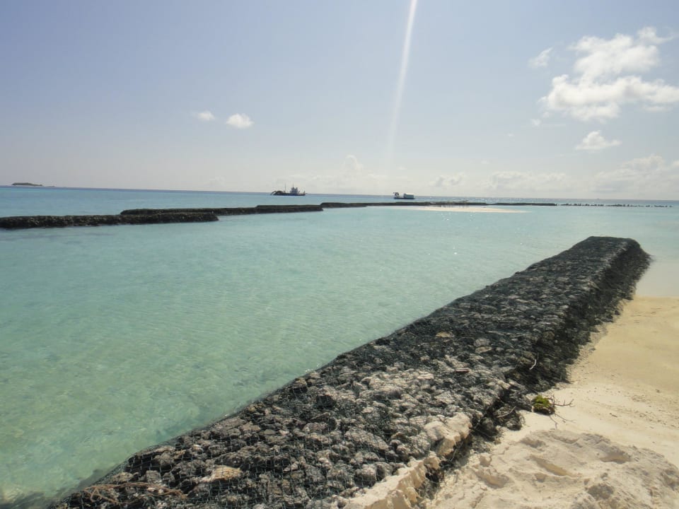 Schutzwalle Summer Island Maldives