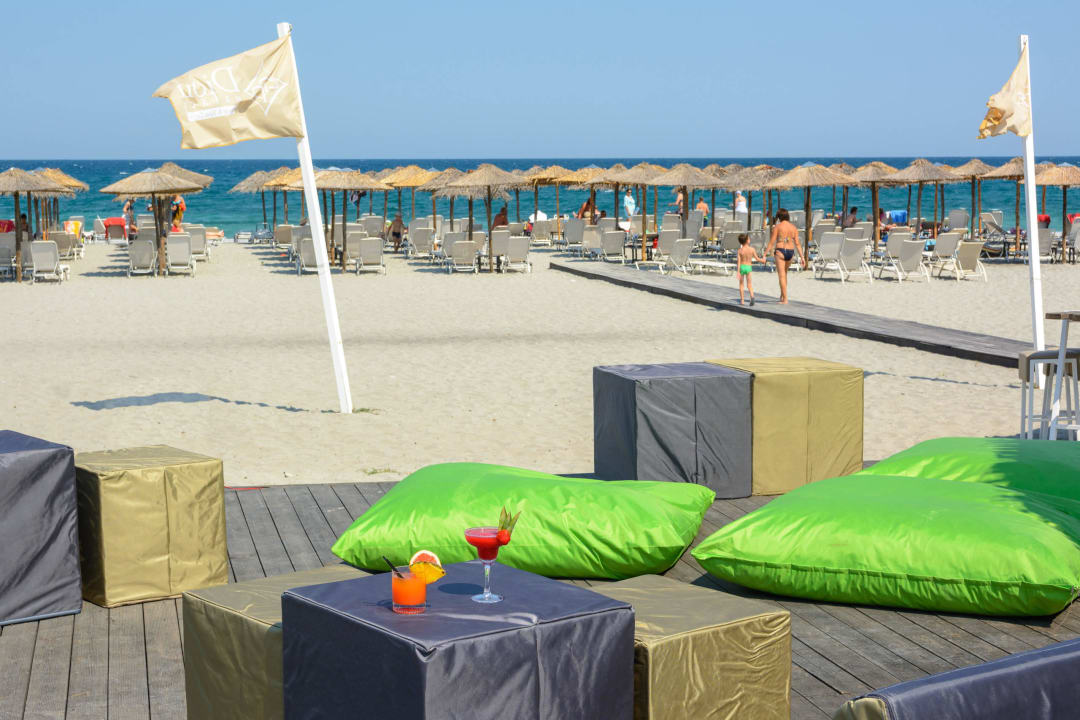 Beach bar  Hotel Dion Palace Resort and Spa