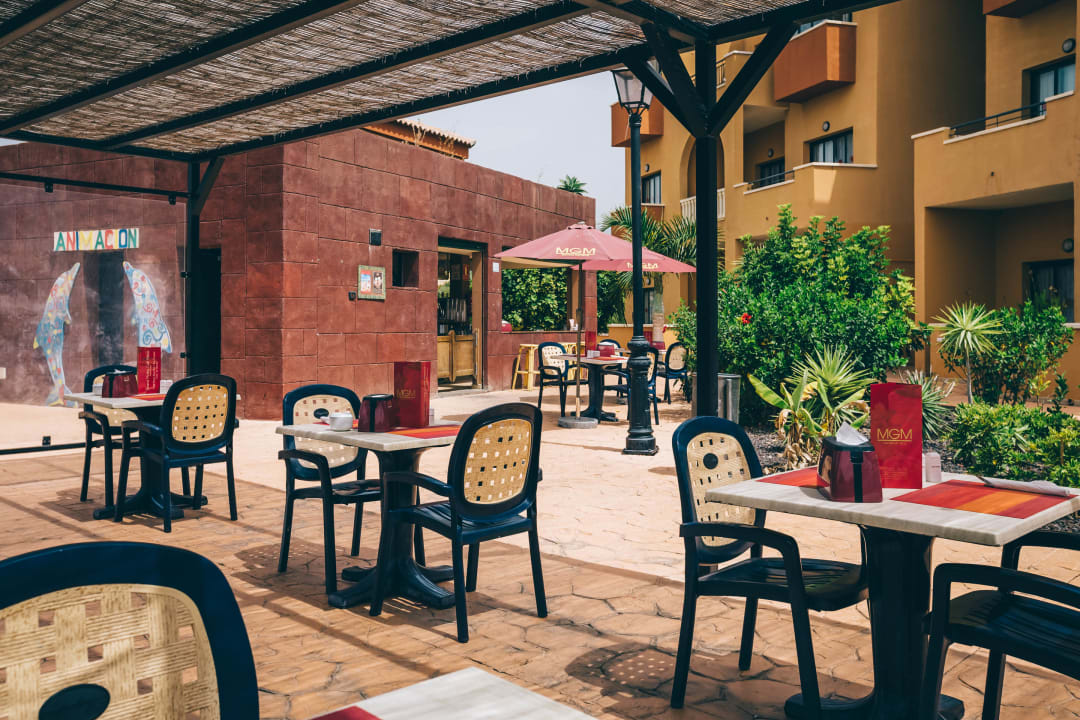 Gastro Grand Muthu Golf Plaza Hotel & Spa