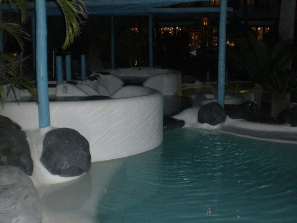 Pool bei Nacht Corallium Beach by Lopesan Hotels - Adults only