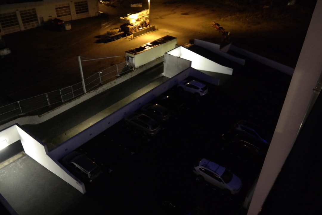 Blick zum Parkplatz Hotel Vier Jahreszeiten Lübeck