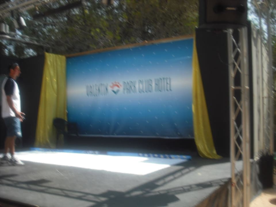 Showbühne Valentin Grand Park Suite Hotel