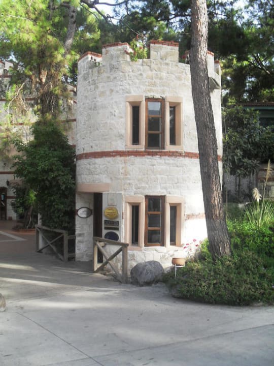 Am Eingang des Hotels Ulusoy Kemer Holiday Club