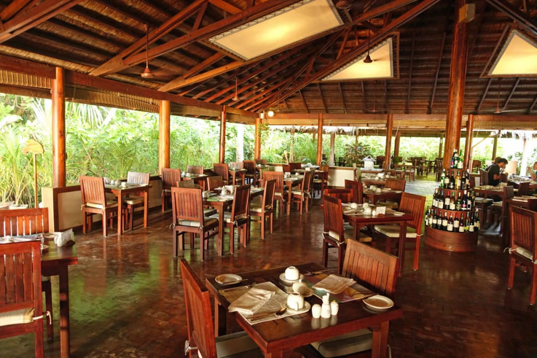Blick ins Hauptrestaurant NH Collection Maldives Reethi Resort