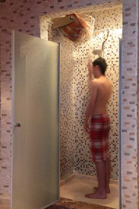 Shock shower Oscar Resort Hotel