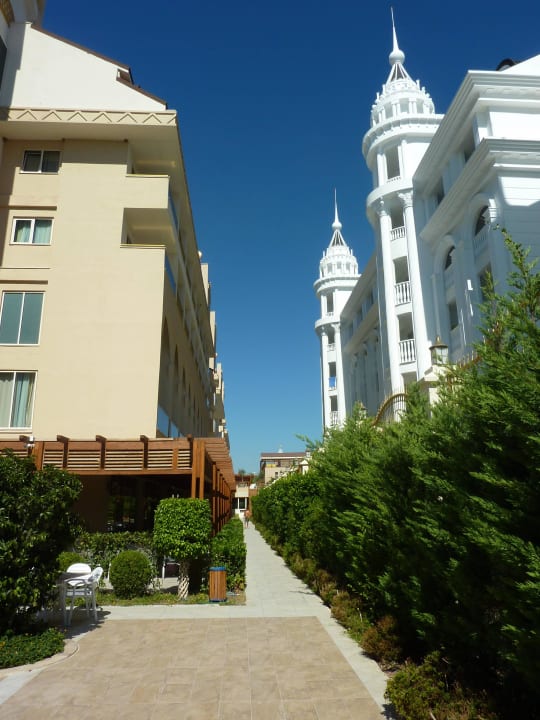 Es ist sehr eng Well Palace Side