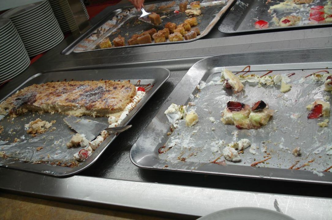 45 Minuten vor Schließung des Buffets Lindos Imperial Resort & Spa