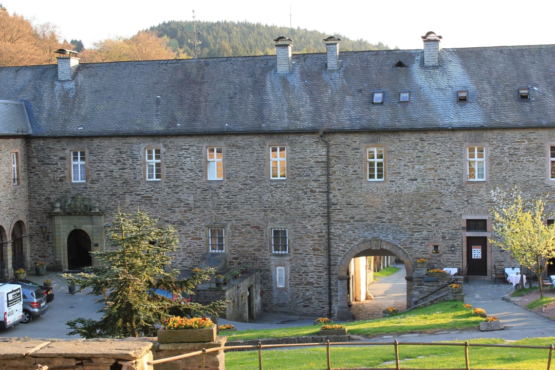 Außenansicht Schnellenberg Burghotel
